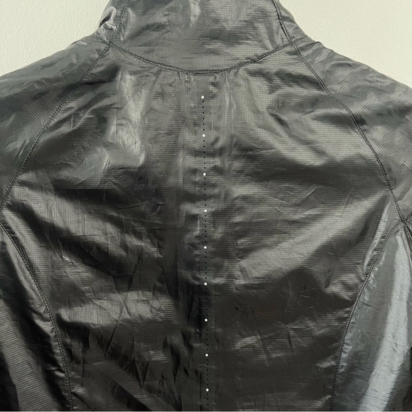 LULULEMON Run With It Jacket - Picture 4 of 8